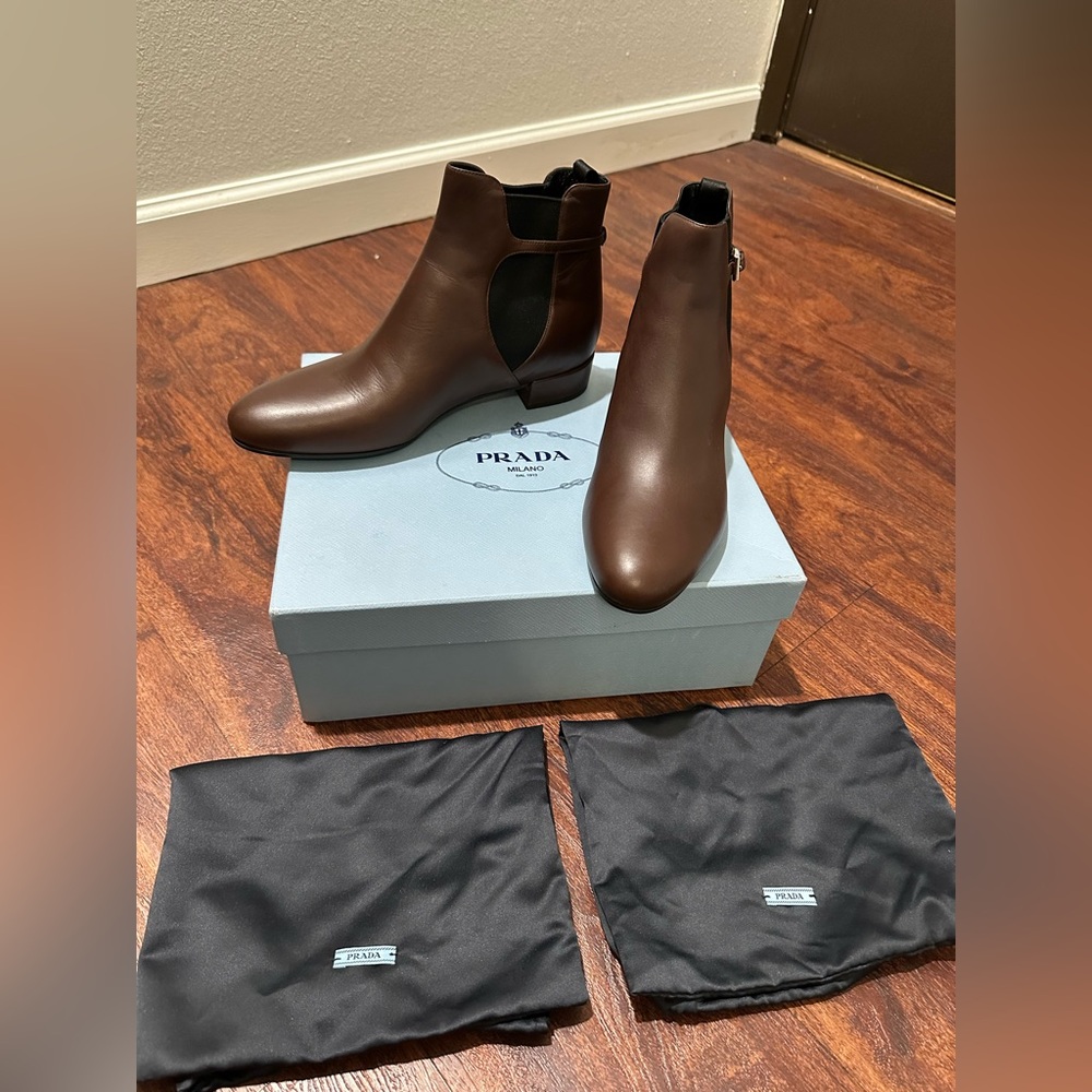 Nwb Authentic Prada Brown Leather Ankle Boots